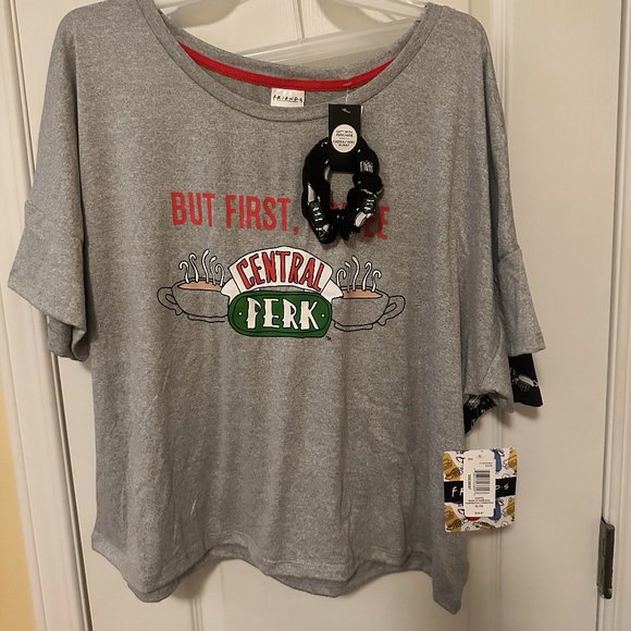 Central Perk Friends Pajama's PJ's 3 piece set size Xs - Picture 1 of 3